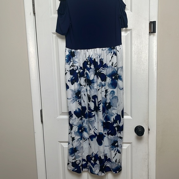 Large Summer Maxi Cold Shoulder Sundress with Pocket. - Picture 7 of 7